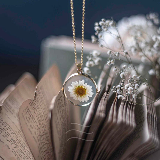 Ophelia- The Soulful Daisy - Real flower Jewellery - Leafy Affair