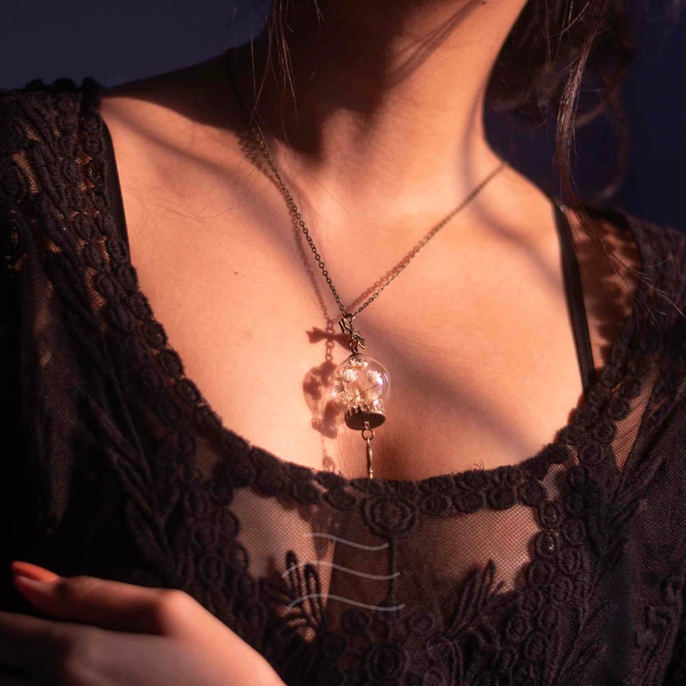 Whimsical Daisy - Real flower Jewellery - Leafy Affair