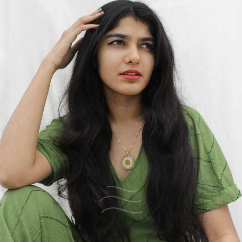 Ophelia- The Soulful Daisy - Real flower Jewellery - Leafy Affair