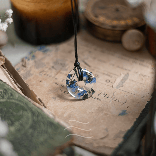 Circle of Life Necklace - Real flower Jewellery - Leafy Affair