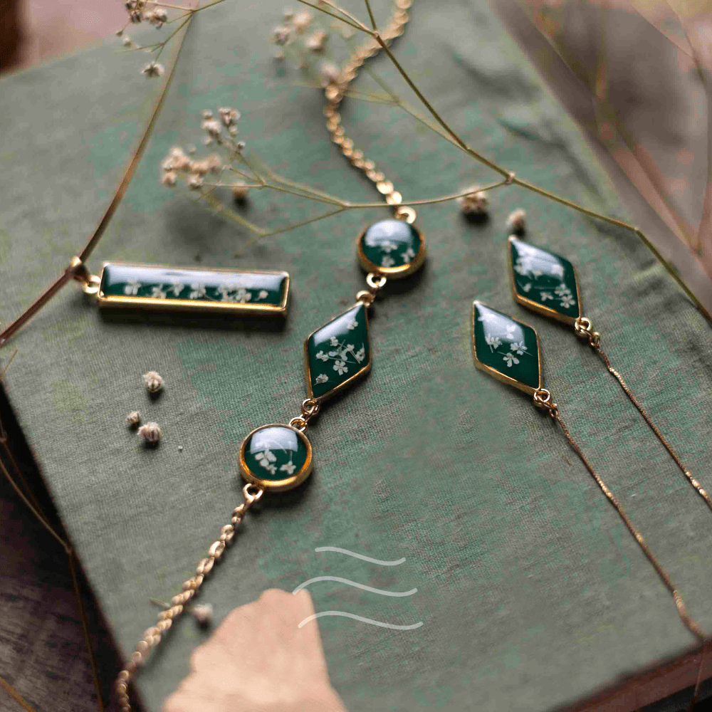 Aurora Set - Real flower Jewellery - Leafy Affair