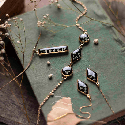 Lyra Set - Real flower Jewellery - Leafy Affair