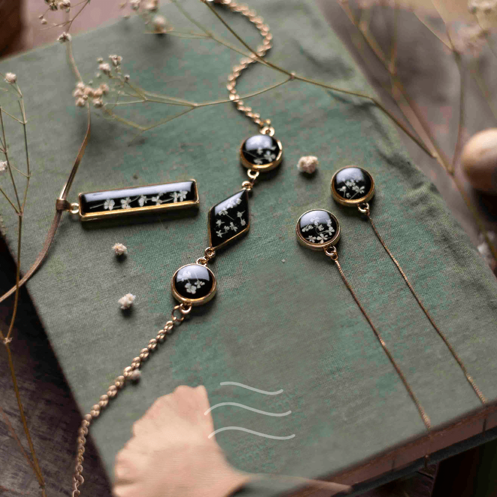Capella Set - Real flower Jewellery - Leafy Affair