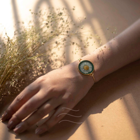 Floral Hues- Aster Bracelet - Real flower Jewellery - Leafy Affair
