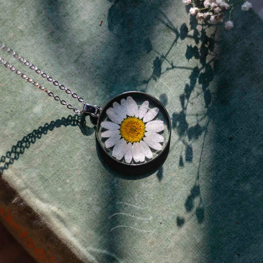 Daisy Flower Necklace – Lubdub
