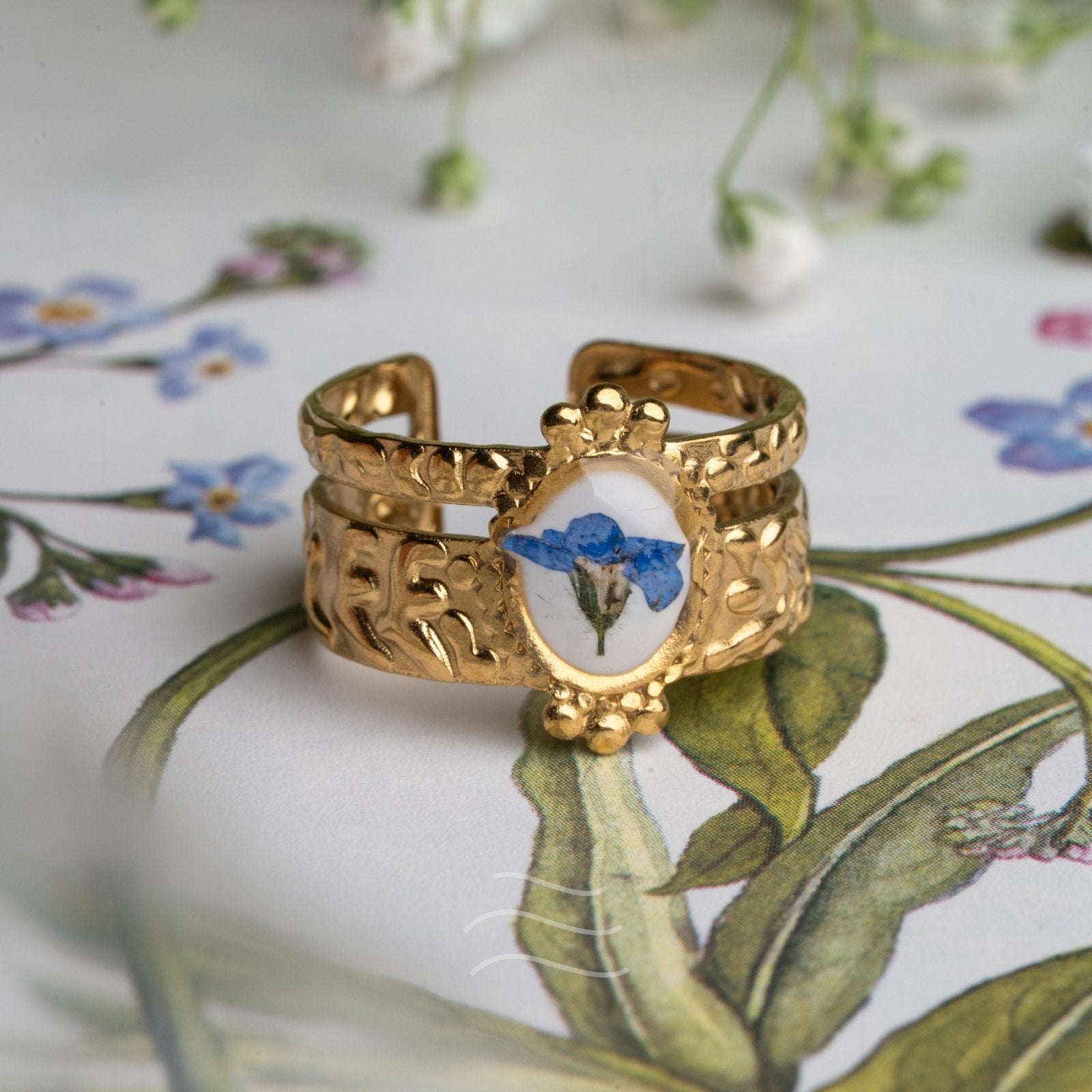 The Beloved Duchess Ring - Real flower Jewellery - Leafy Affair