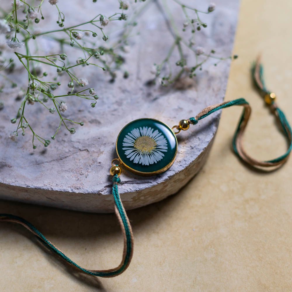 Sapno Ka Bagh Rakhi - Real flower Jewellery - Leafy Affair