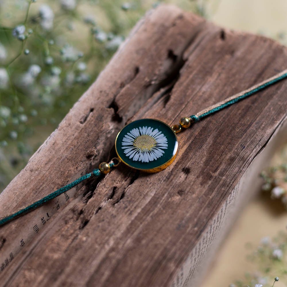 Sapno Ka Bagh Rakhi - Real flower Jewellery - Leafy Affair