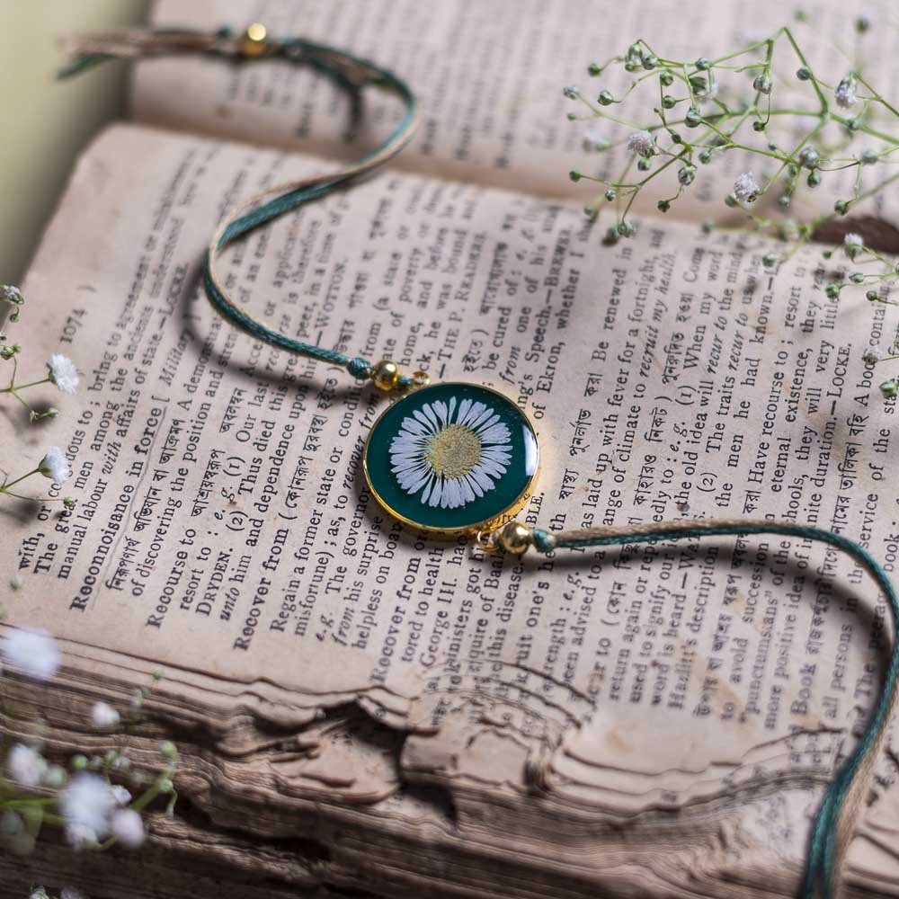 Sapno Ka Bagh Rakhi - Real flower Jewellery - Leafy Affair