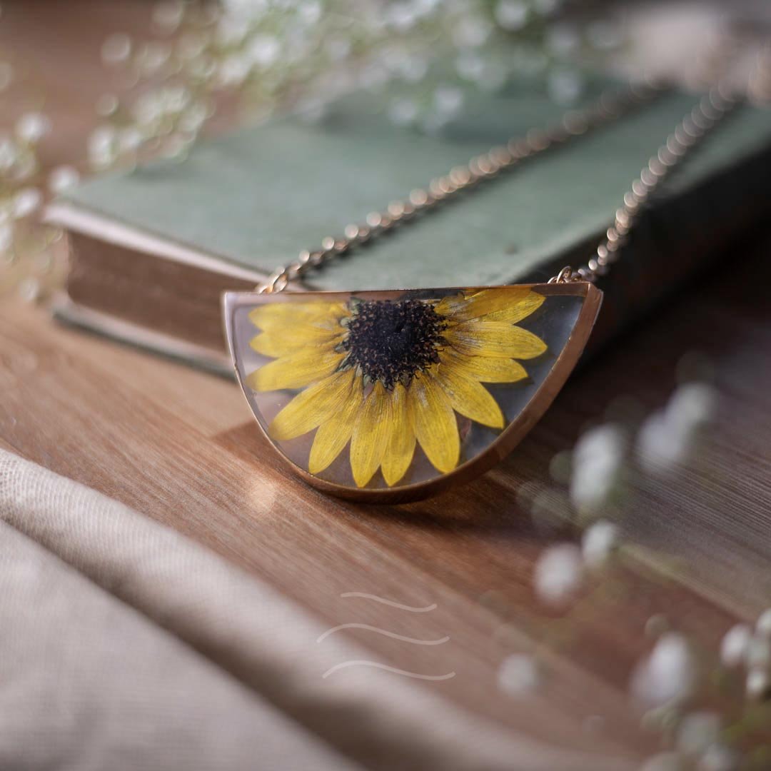 Little Miss Sunshine Neckpiece - Real flower Jewellery - Leafy Affair