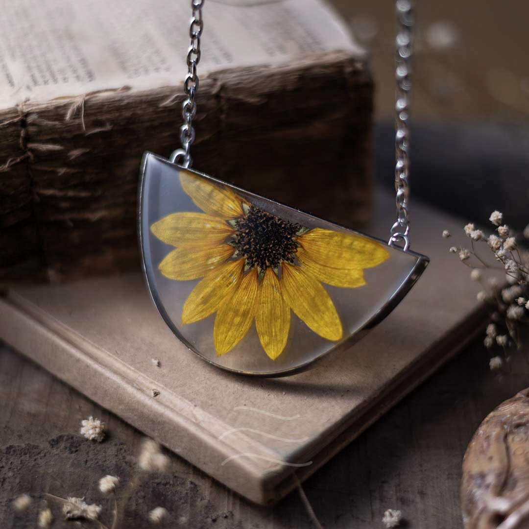 Little Miss Sunshine Neckpiece - Real flower Jewellery - Leafy Affair