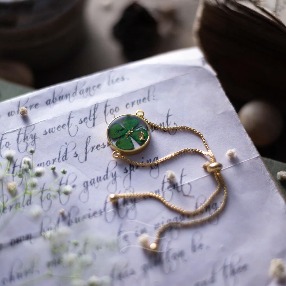 Clover Fairy Bracelet - Real flower Jewellery - Leafy Affair