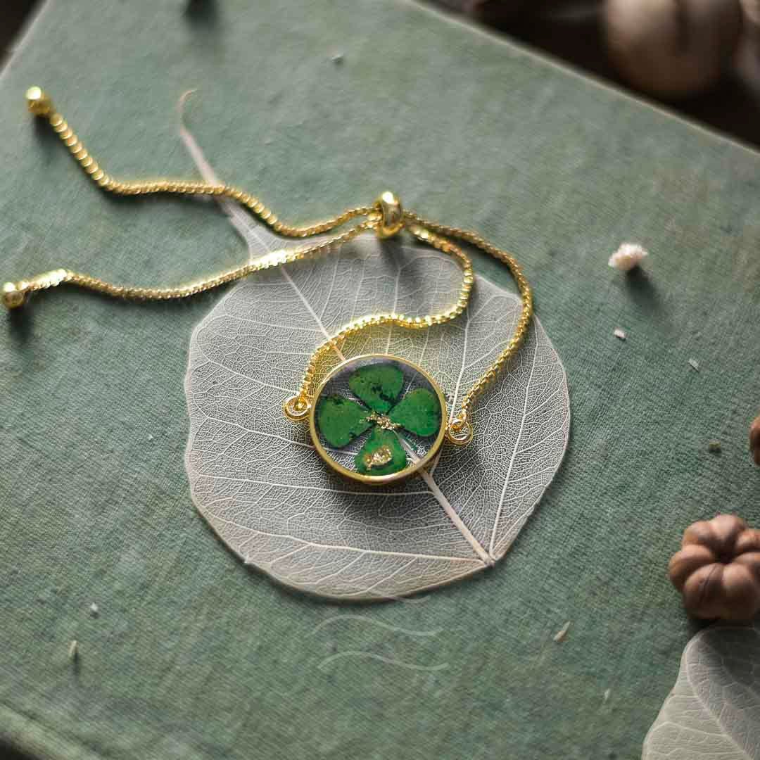 Clover Fairy Bracelet - Real flower Jewellery - Leafy Affair