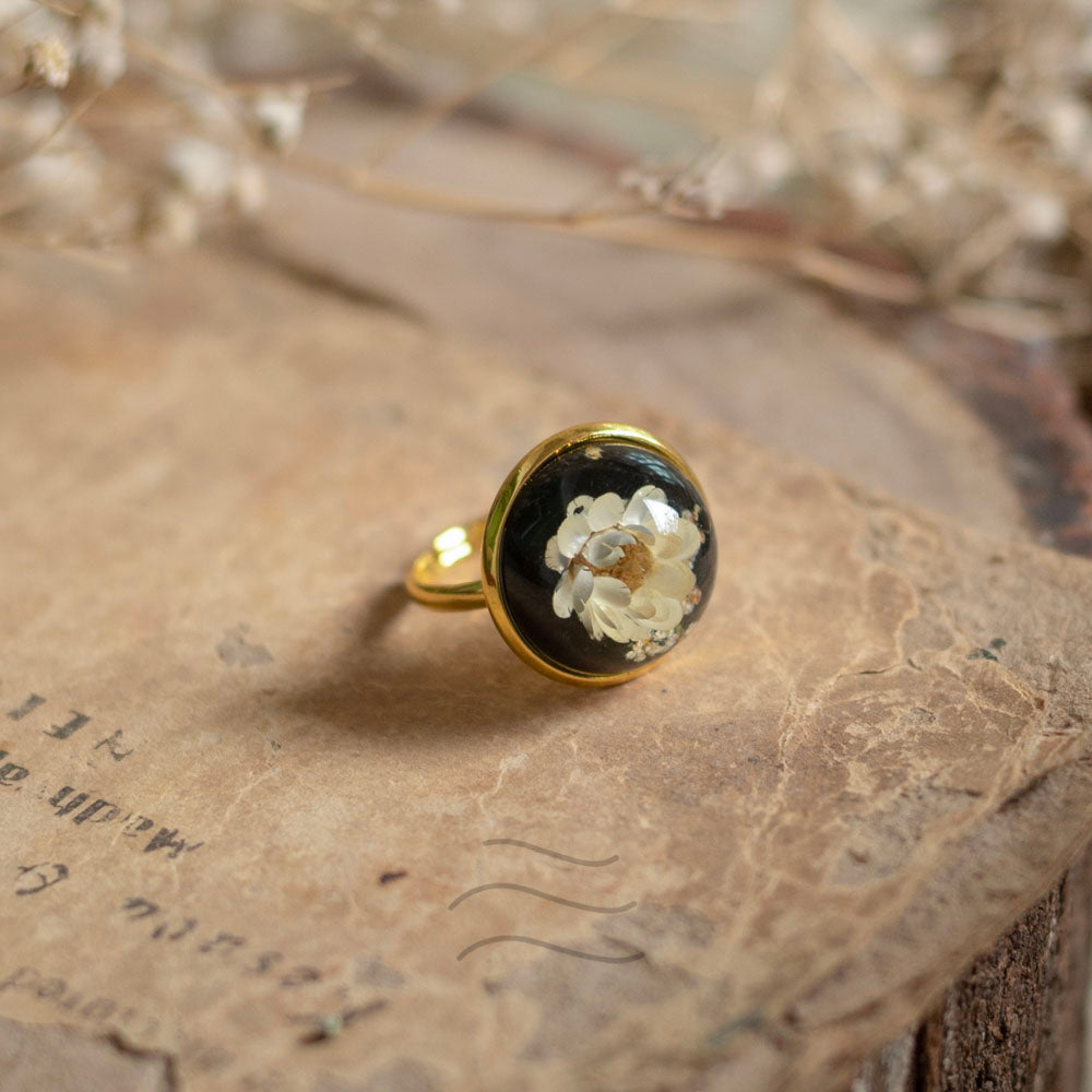 Dried flower ring – Leafy Affair - Main Image
