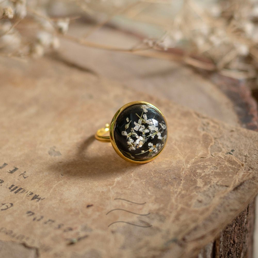 Ebony Flower Ring Unisex - Real flower Jewellery - Leafy Affair
