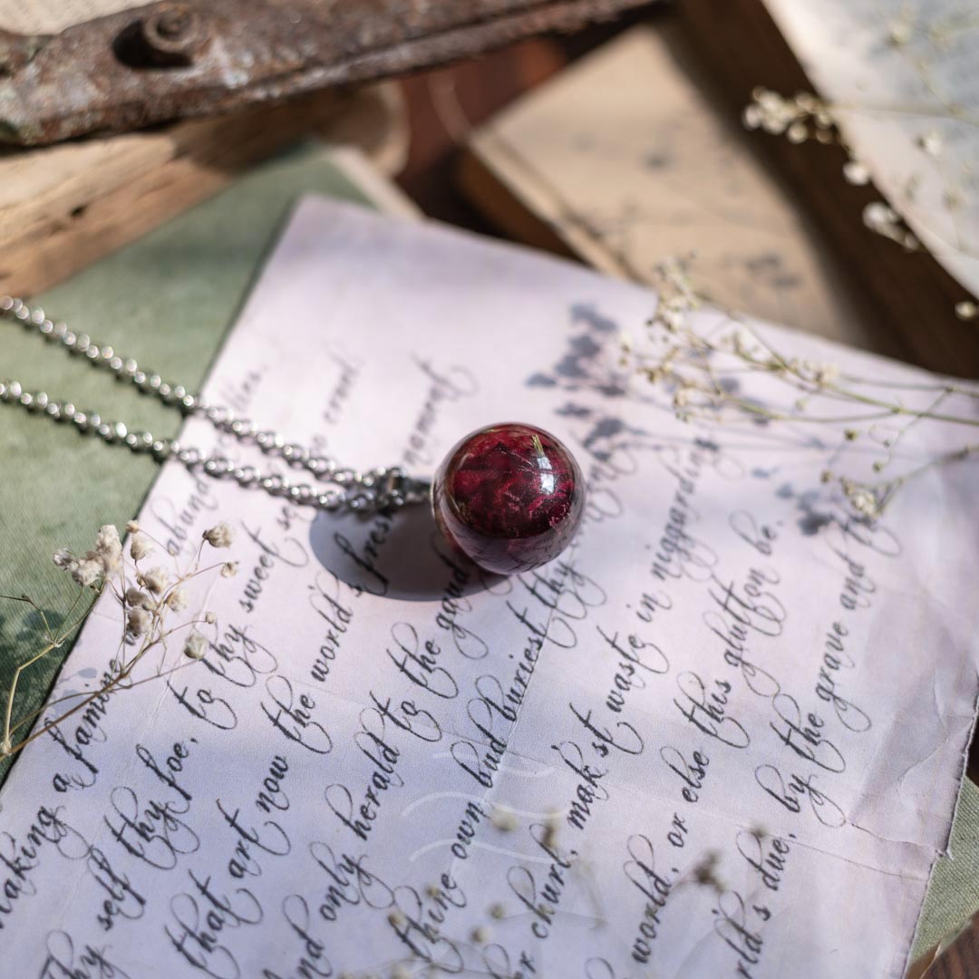 Sonnets of Love - Roselet Necklace
