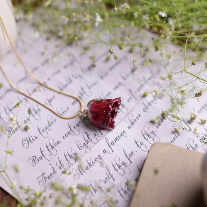 Jolie Necklace - Real flower Jewellery - Leafy Affair