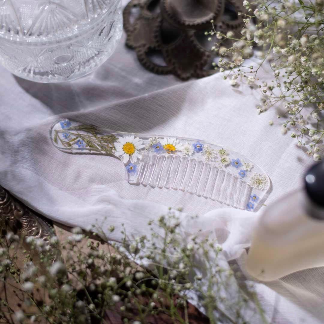 Cinderella Comb - Real flower Jewellery - Leafy Affair