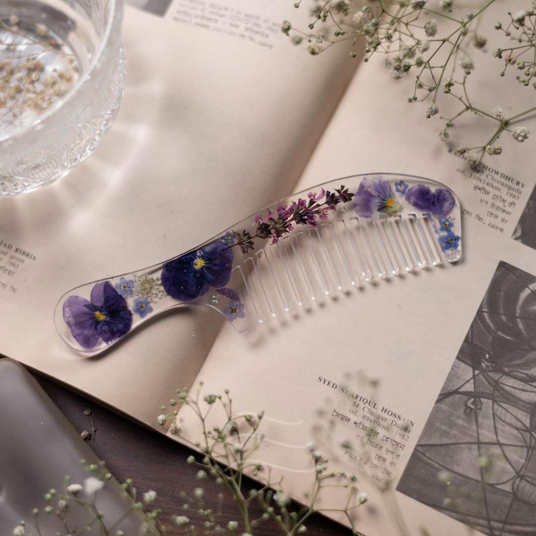 Elsa Comb - Real flower Jewellery - Leafy Affair