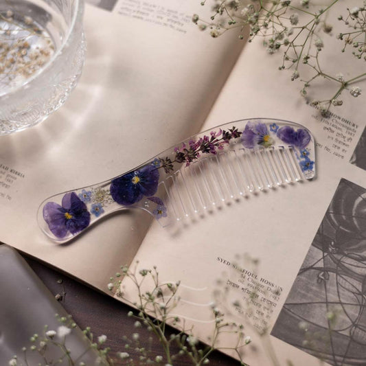 Elsa Comb - Real flower Jewellery - Leafy Affair