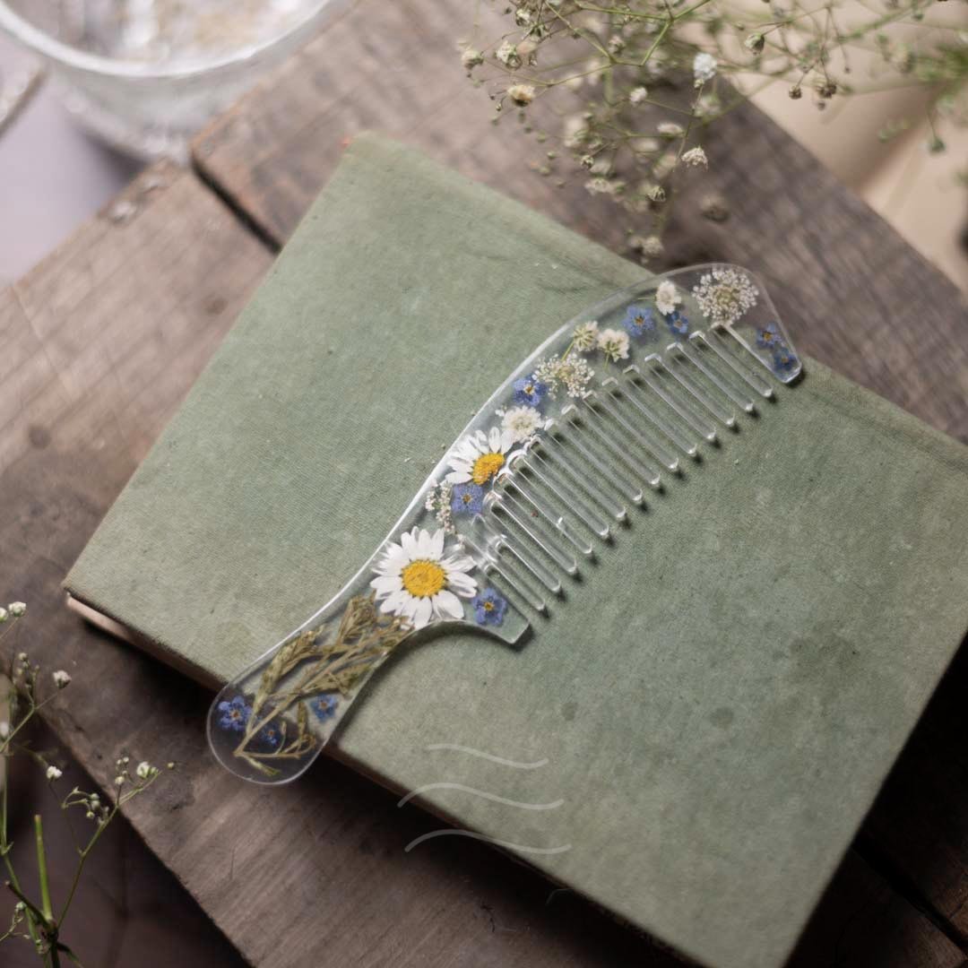 Cinderella Comb - Real flower Jewellery - Leafy Affair