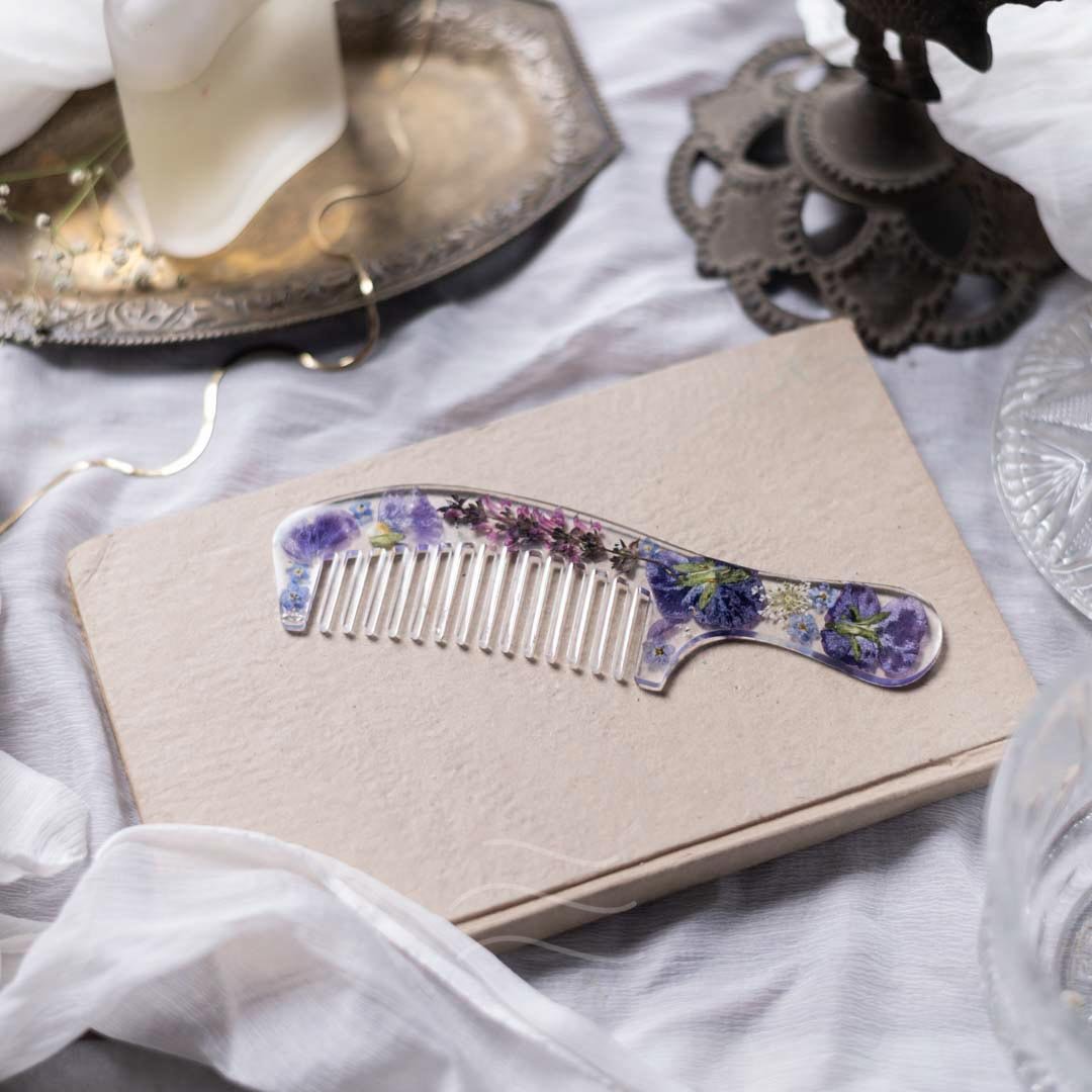Elsa Comb - Real flower Jewellery - Leafy Affair