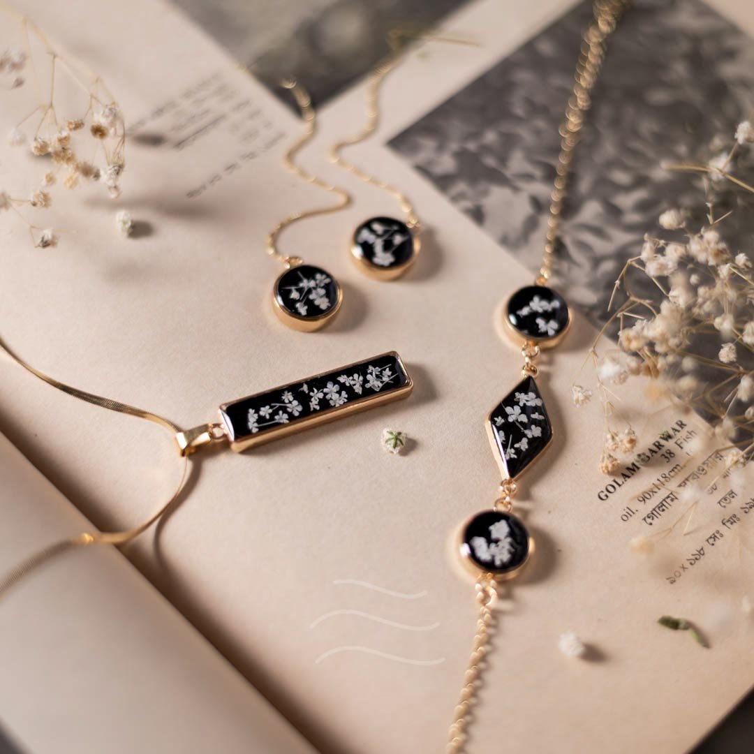 Capella Set - Real flower Jewellery - Leafy Affair