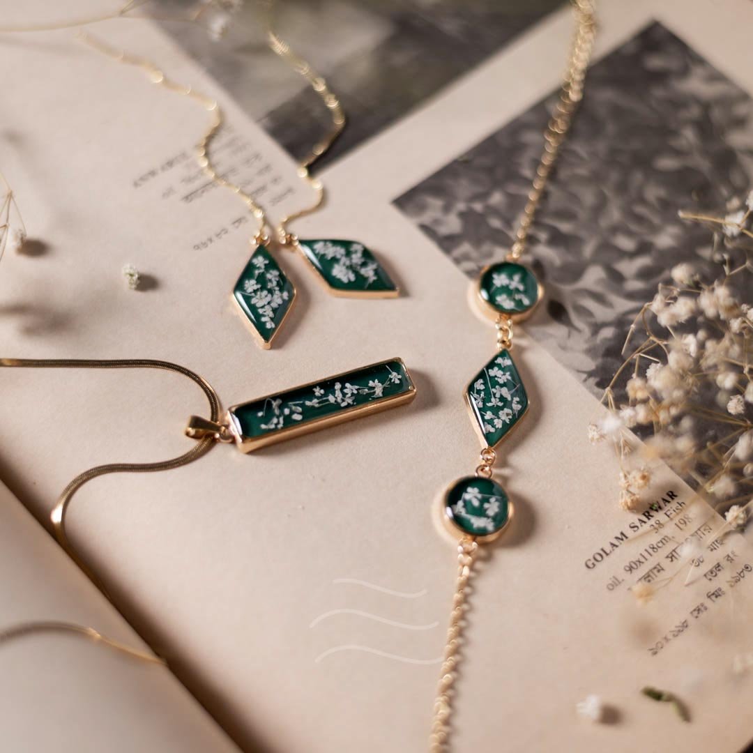 Aurora Set - Real flower Jewellery - Leafy Affair