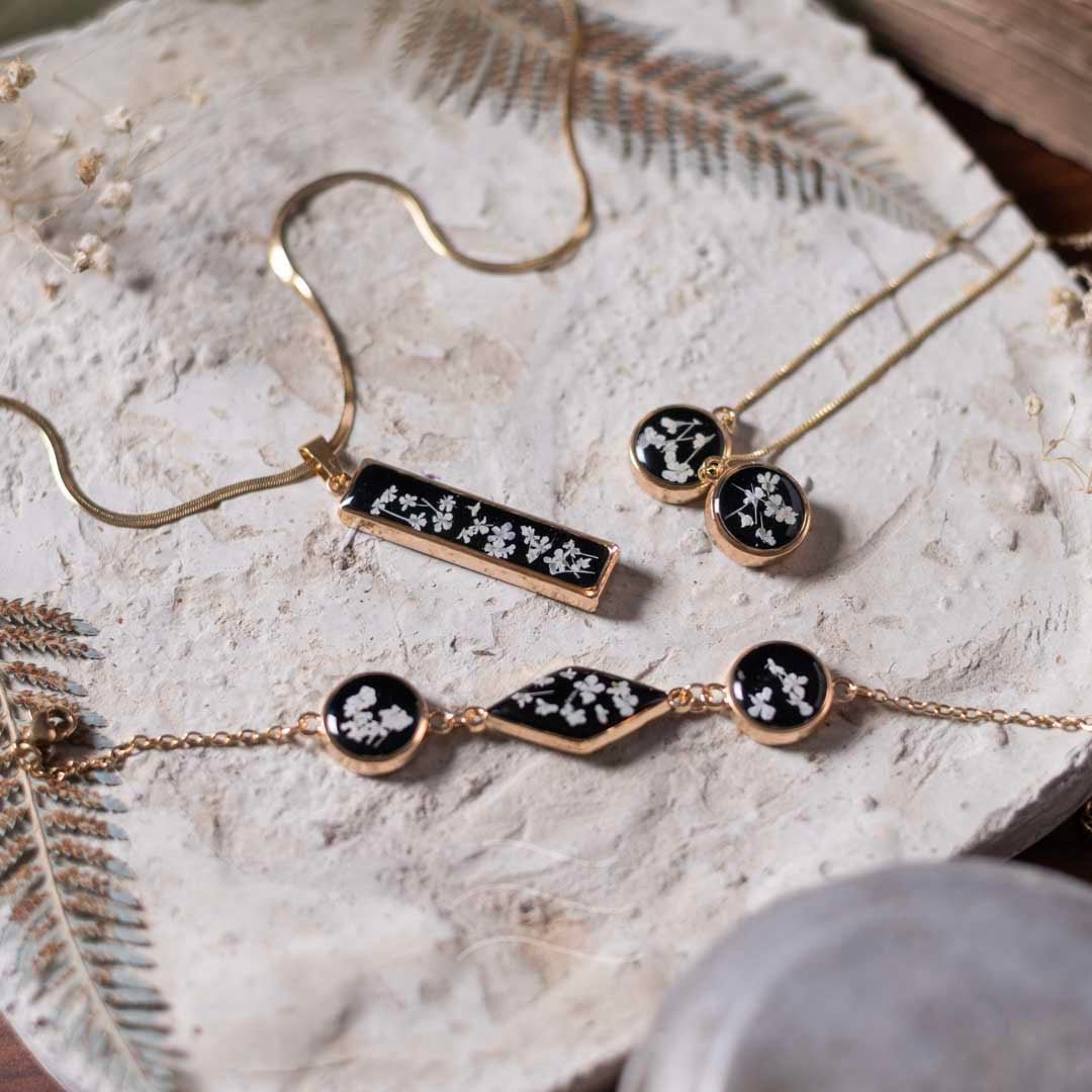 Capella Set - Real flower Jewellery - Leafy Affair