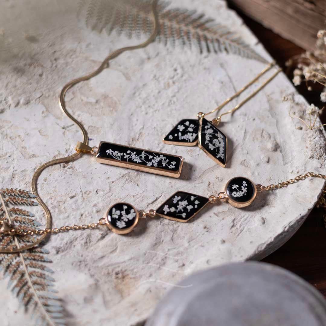 Lyra Set - Real flower Jewellery - Leafy Affair