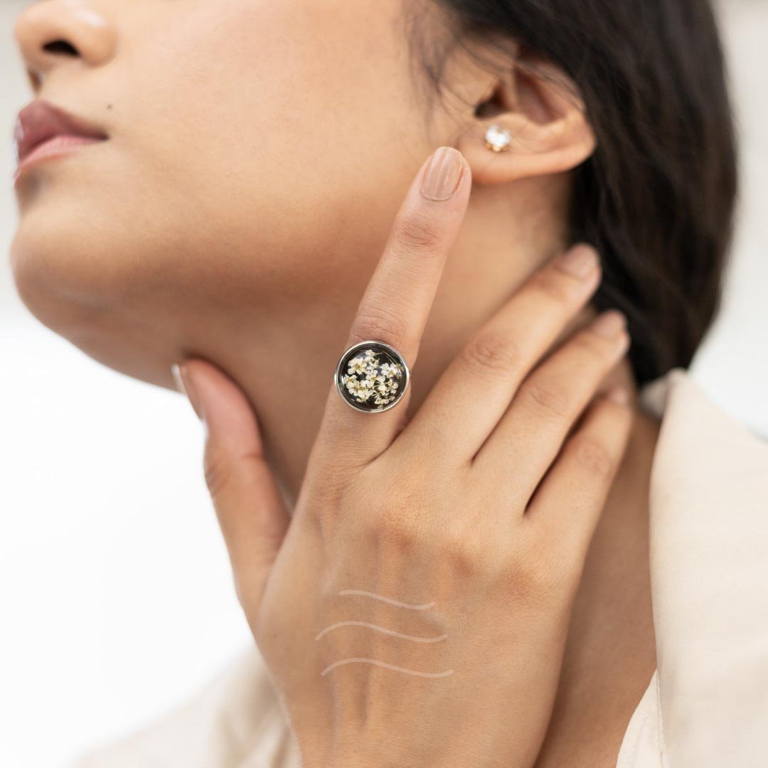 Ebony Flower Ring Unisex - Real flower Jewellery - Leafy Affair