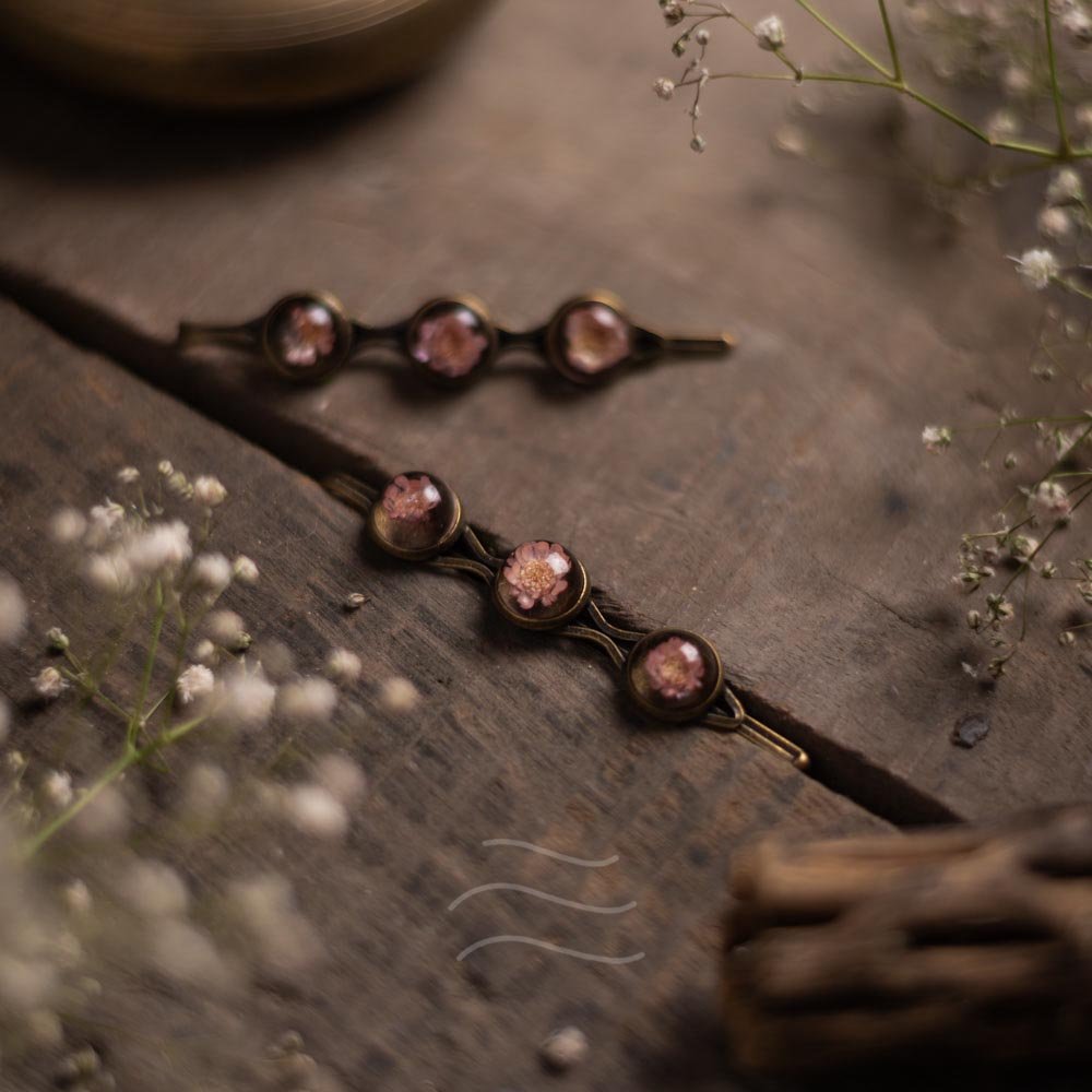Inanna's Floret Hairpin - Real flower Jewellery - Leafy Affair