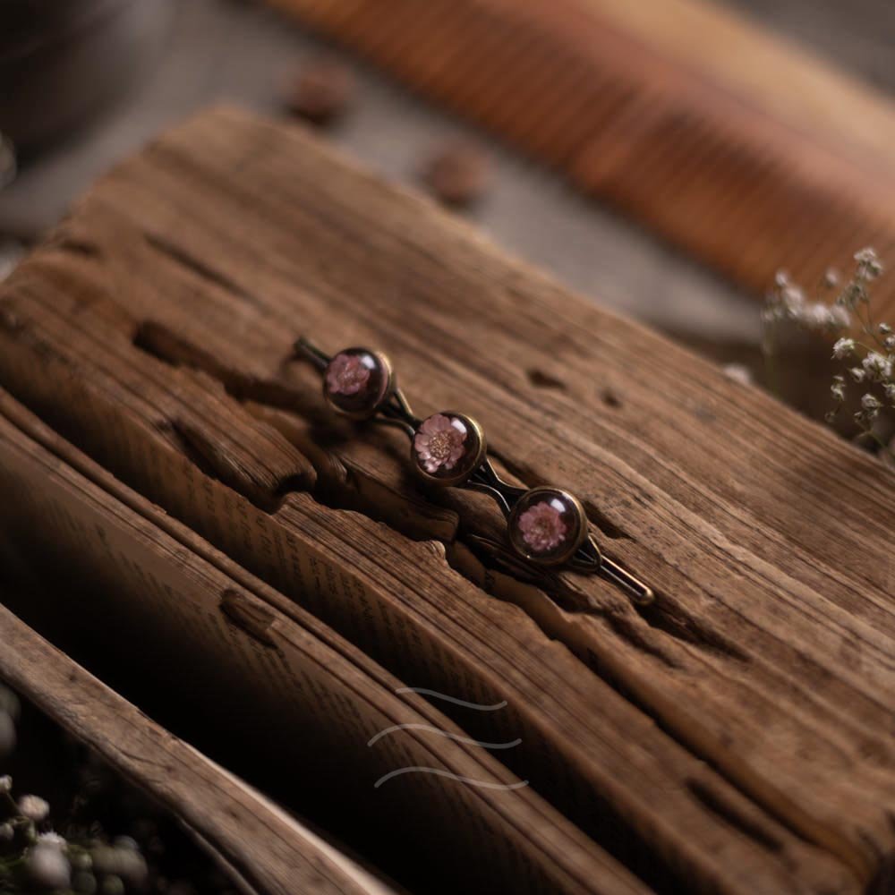 Inanna's Floret Hairpin - Real flower Jewellery - Leafy Affair