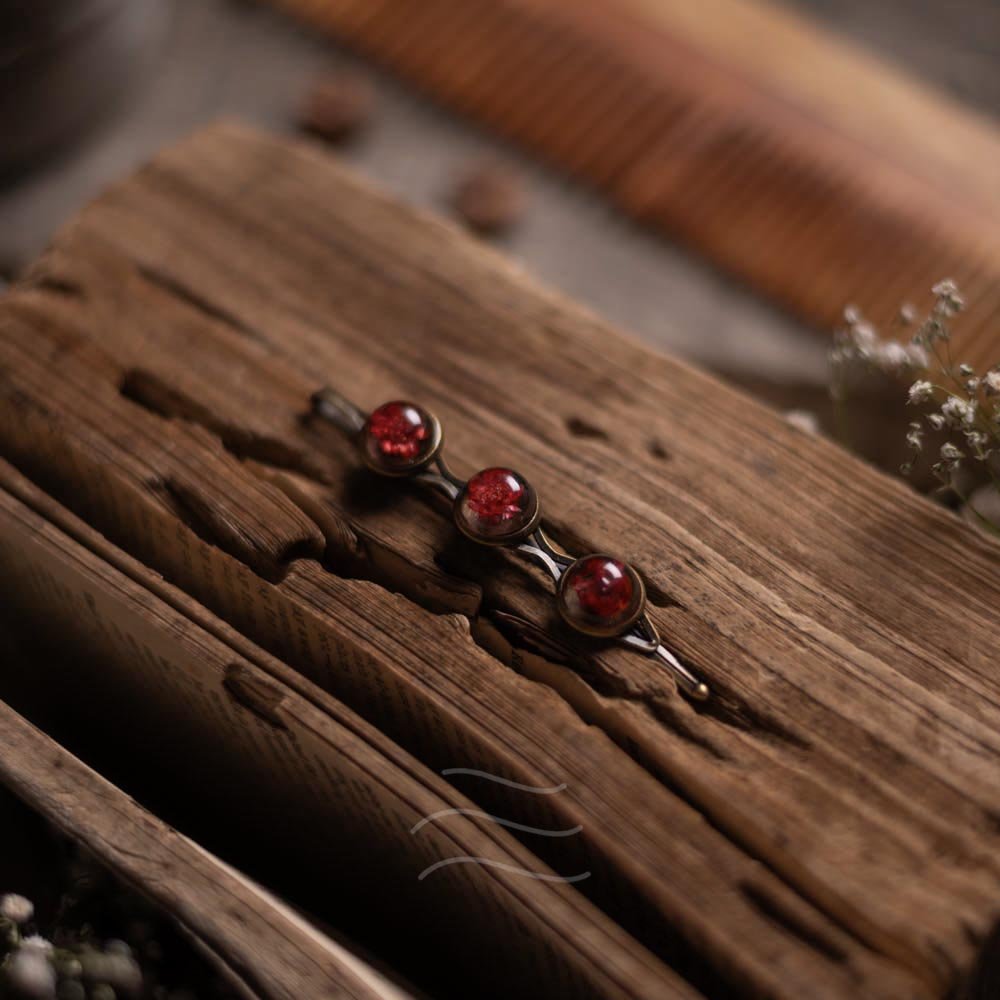 Ishtar's Floret Hairpin - Real flower Jewellery - Leafy Affair