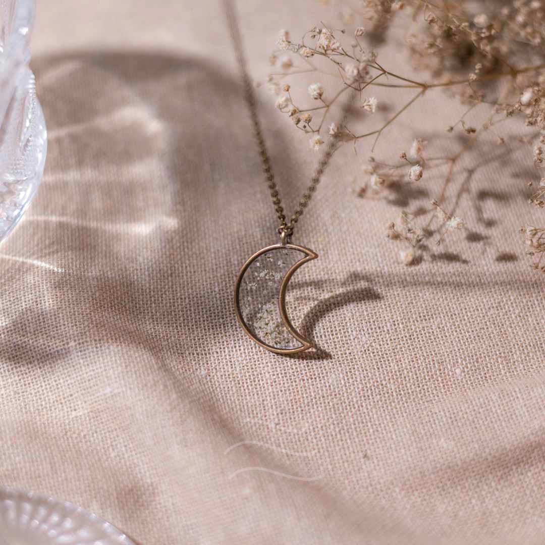 Elara Crescent Moon Necklace - Real flower Jewellery - Leafy Affair
