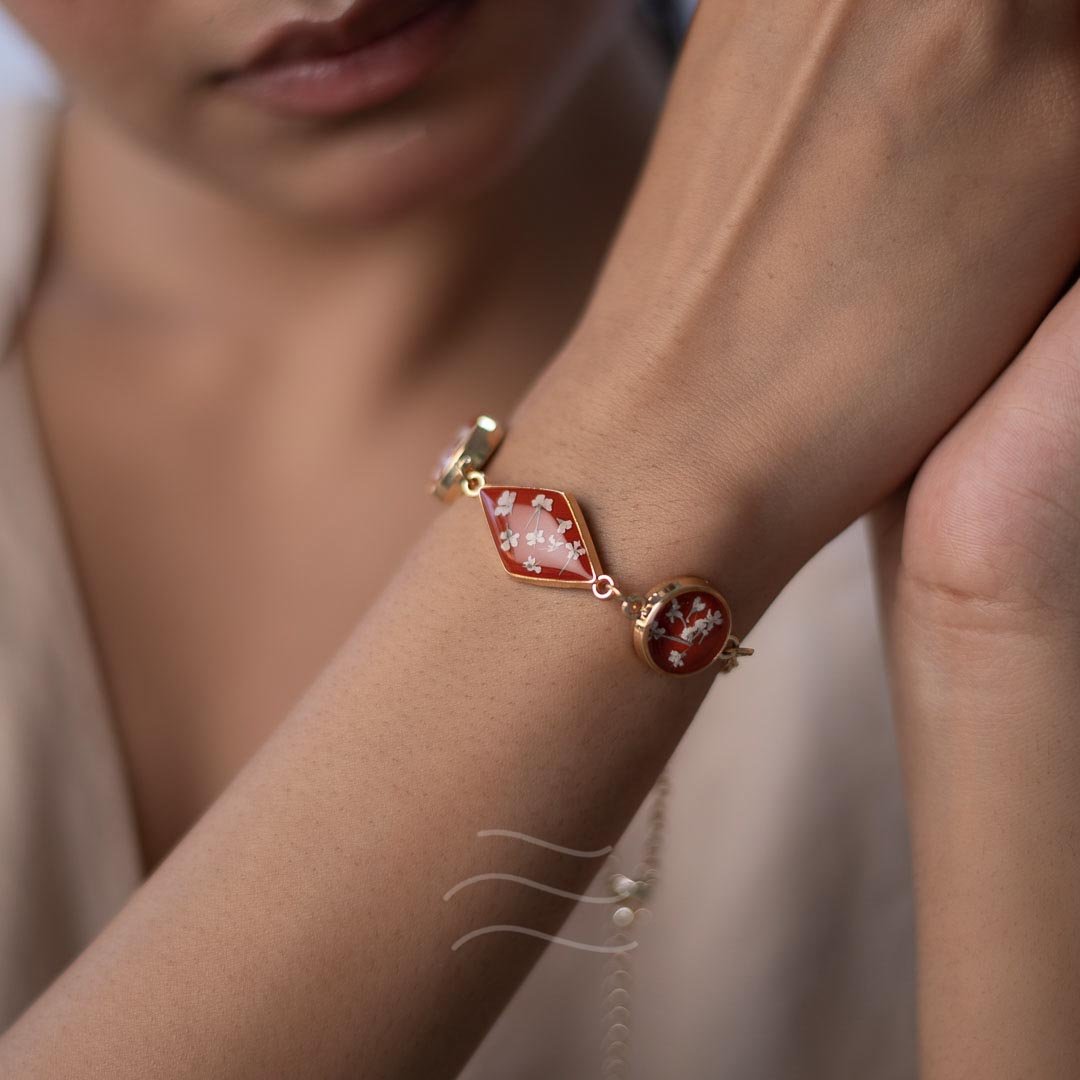 Centauri Bracelet - Real flower Jewellery - Leafy Affair
