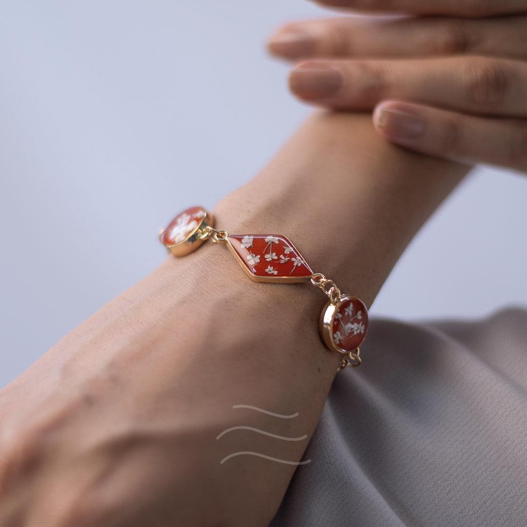Centauri Bracelet - Real flower Jewellery - Leafy Affair