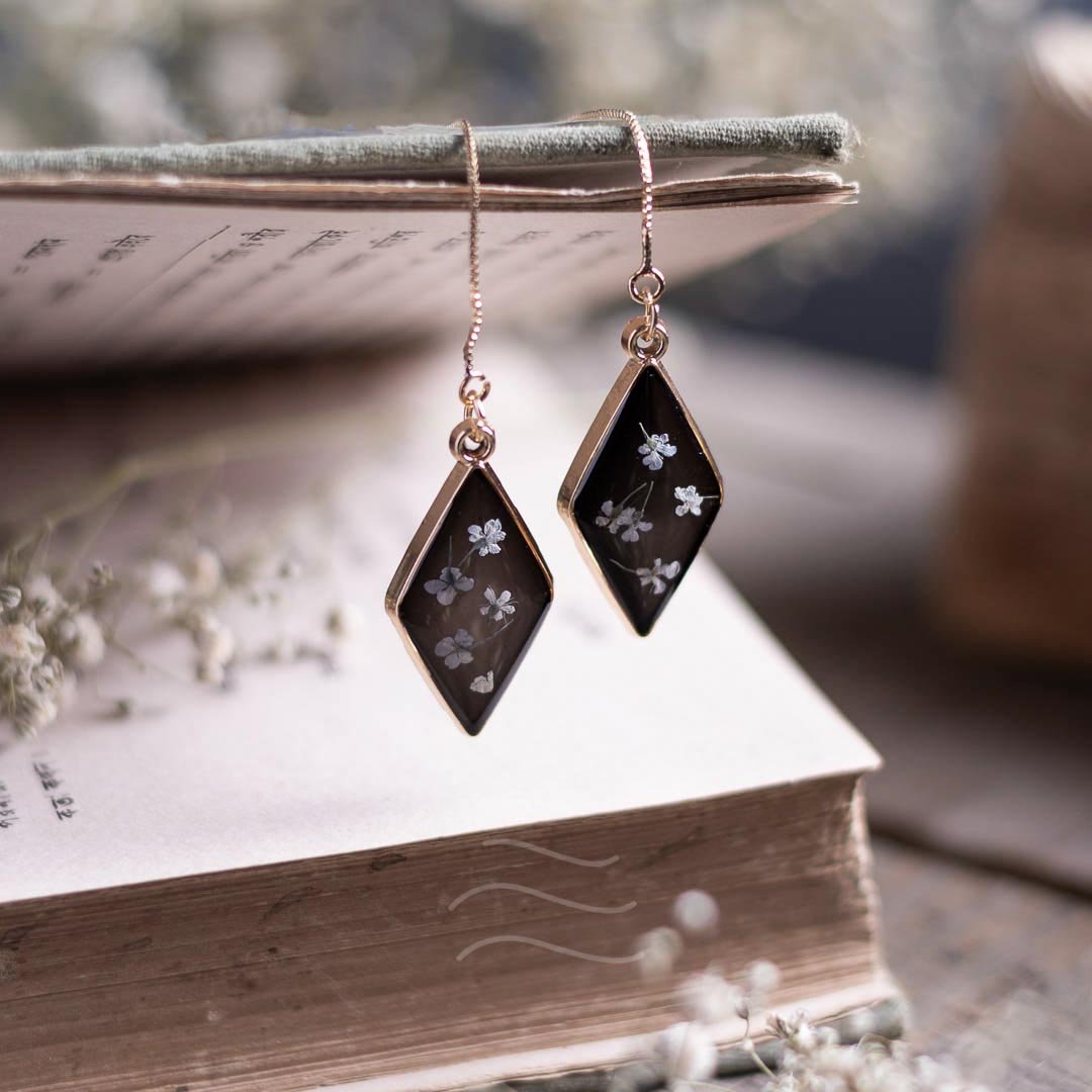 Lyra Earrings - Real flower Jewellery - Leafy Affair