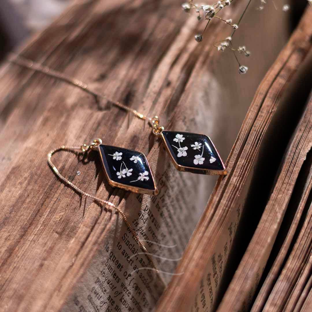Lyra Set - Real flower Jewellery - Leafy Affair