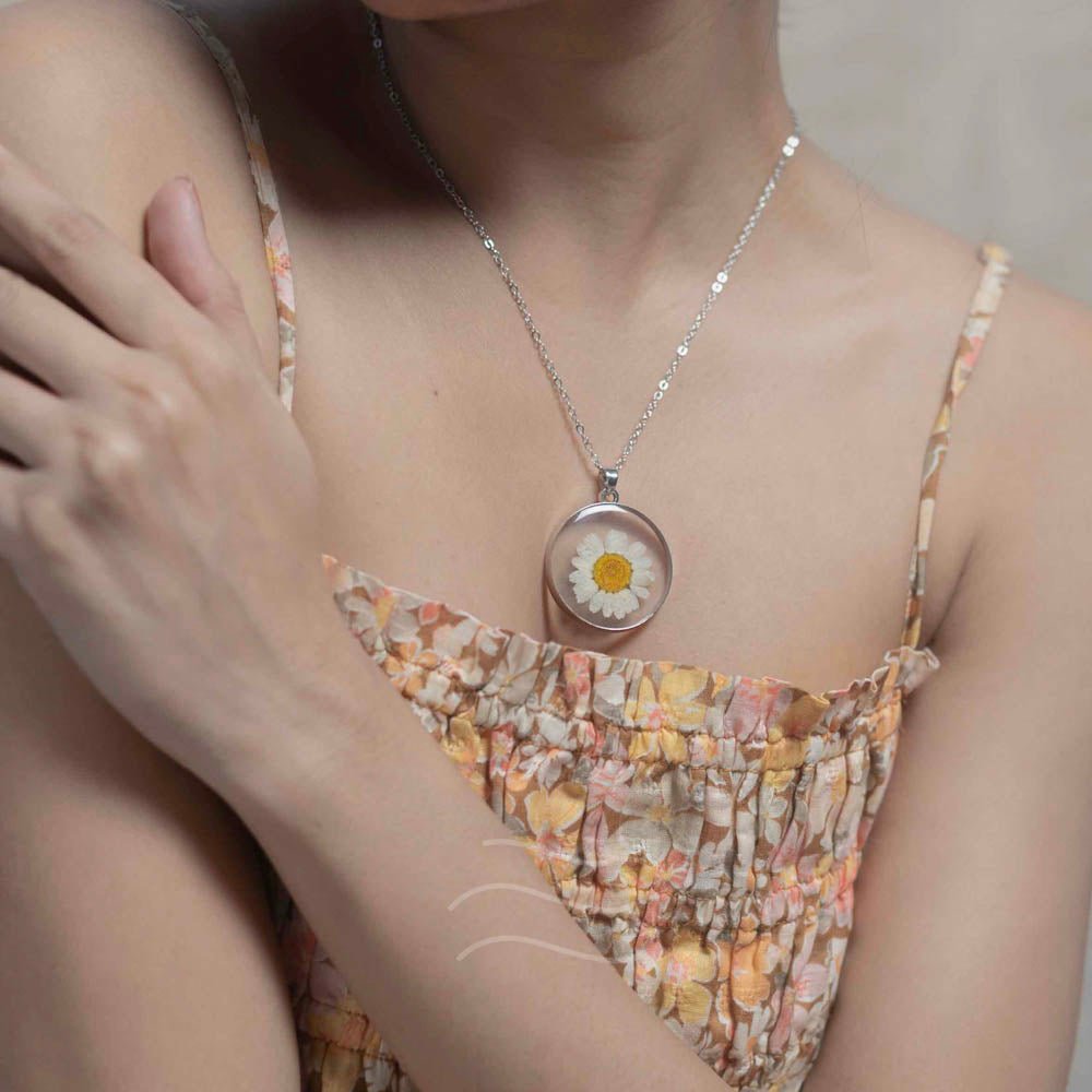 Ophelia- The Soulful Daisy - Real flower Jewellery - Leafy Affair
