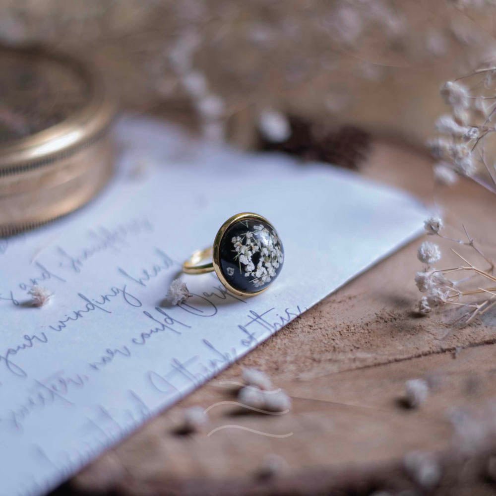 Ebony Flower Ring Unisex - Real flower Jewellery - Leafy Affair