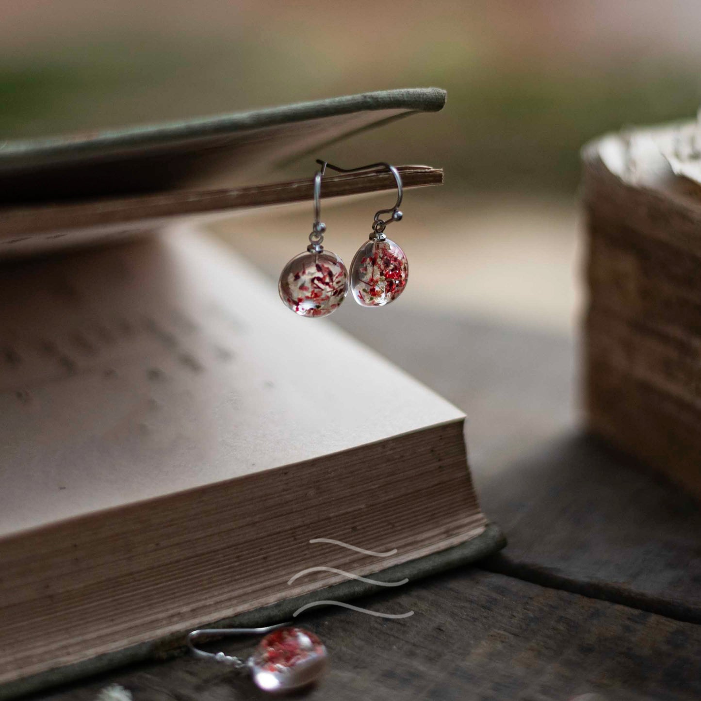 Miniscule Earthling Flower Earrings - Real flower Jewellery - Leafy Affair