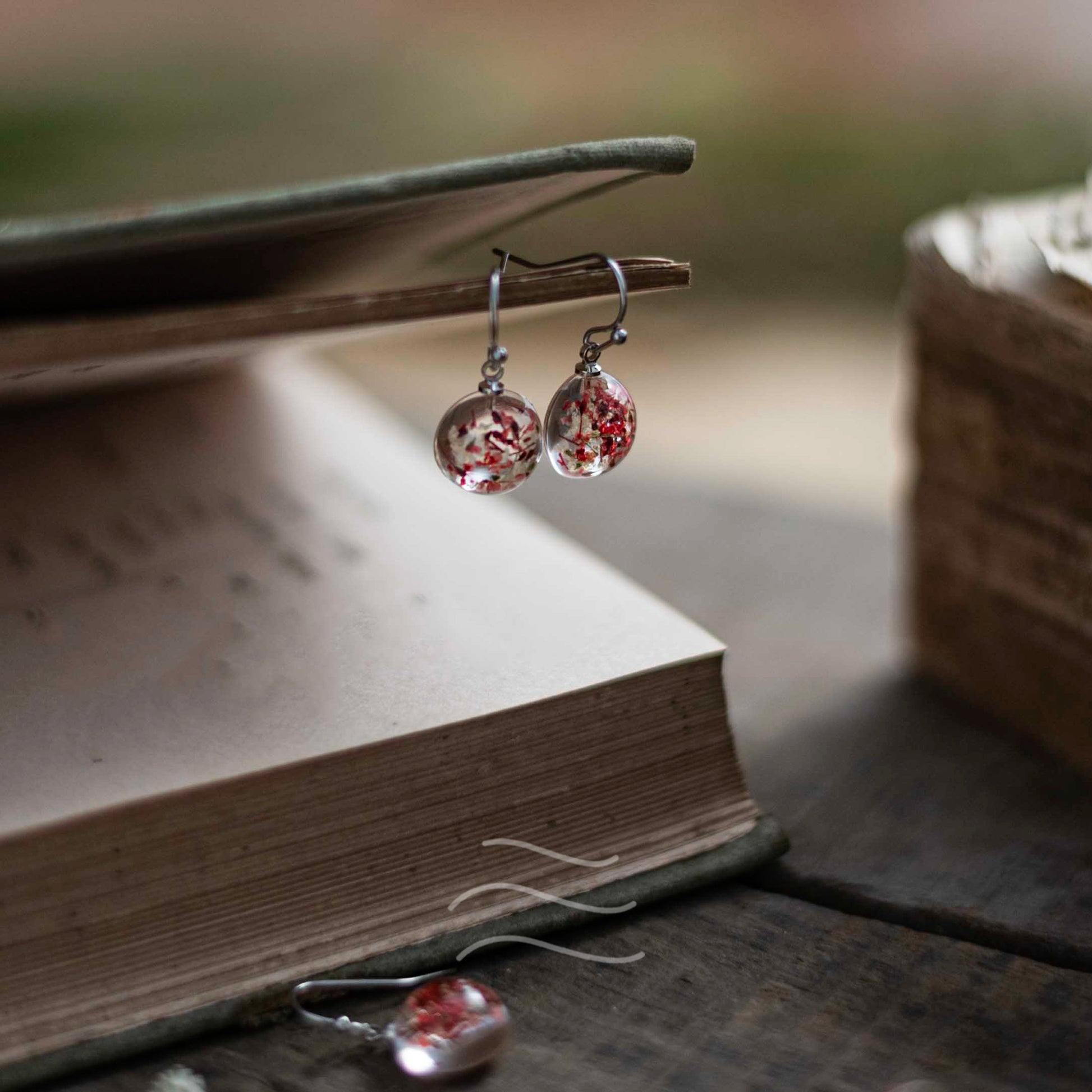 Miniscule Earthling Flower Earrings - Real flower Jewellery - Leafy Affair