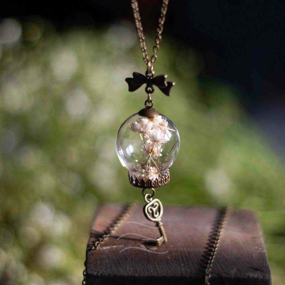 Whimsical Daisy - Real flower Jewellery - Leafy Affair