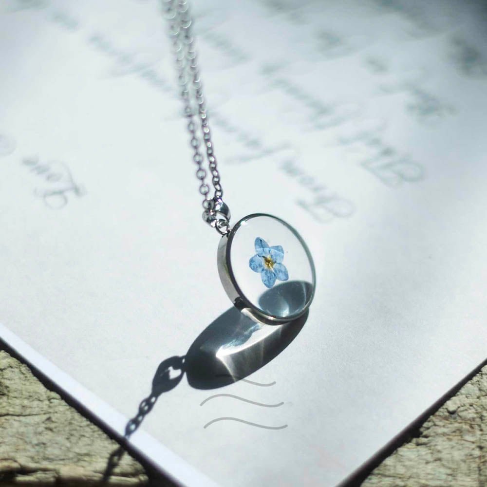 Robin's Eye Necklace - Real flower Jewellery - Leafy Affair